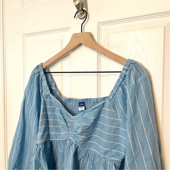 ✧･ﾟNWOT old navy striped top - Picture 2 of 5